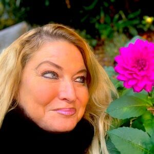 Meet your Posher, Leeann